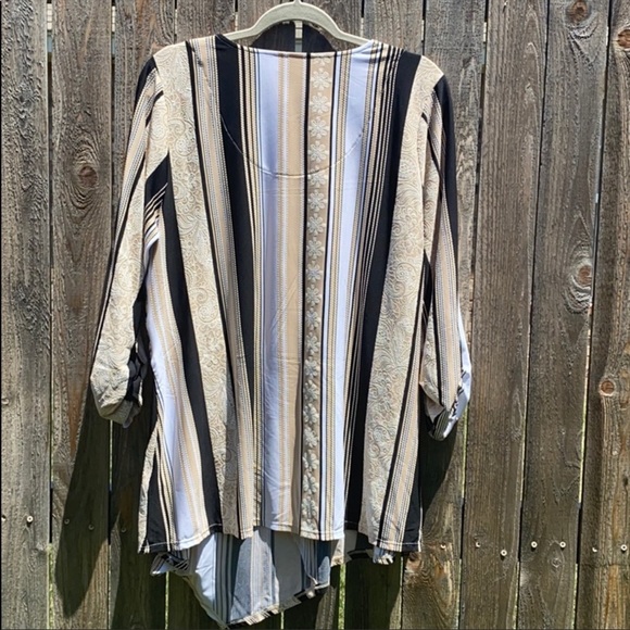 Women's Blouse - Picture 7 of 7